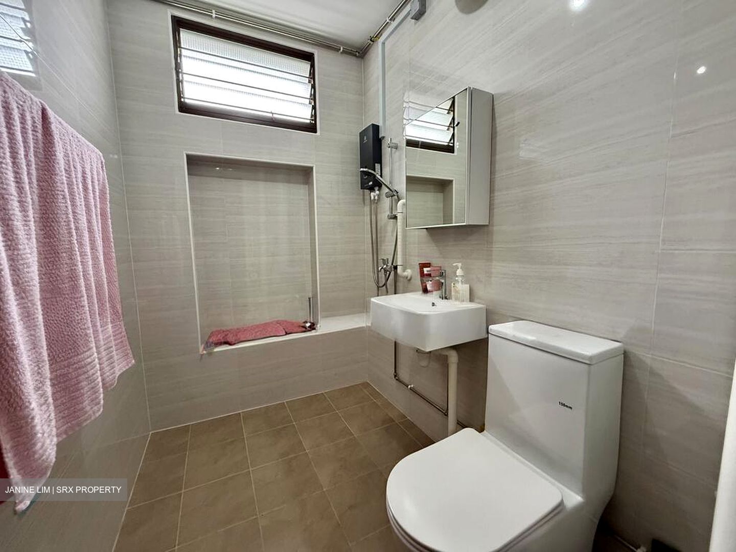 Blk 160 Yung Ping Road (Jurong West), HDB Executive #565778521